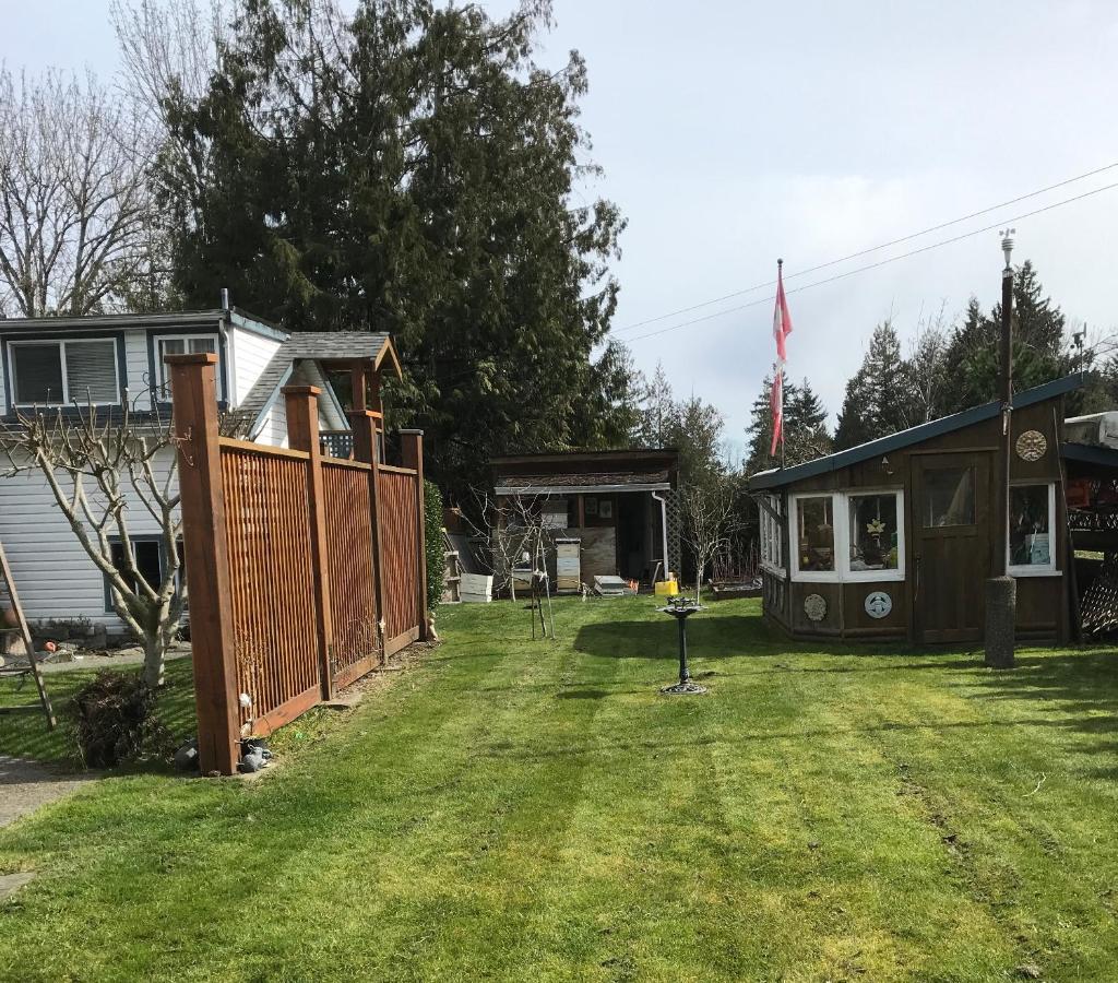 Lantzville Treehouse Exterior photo
